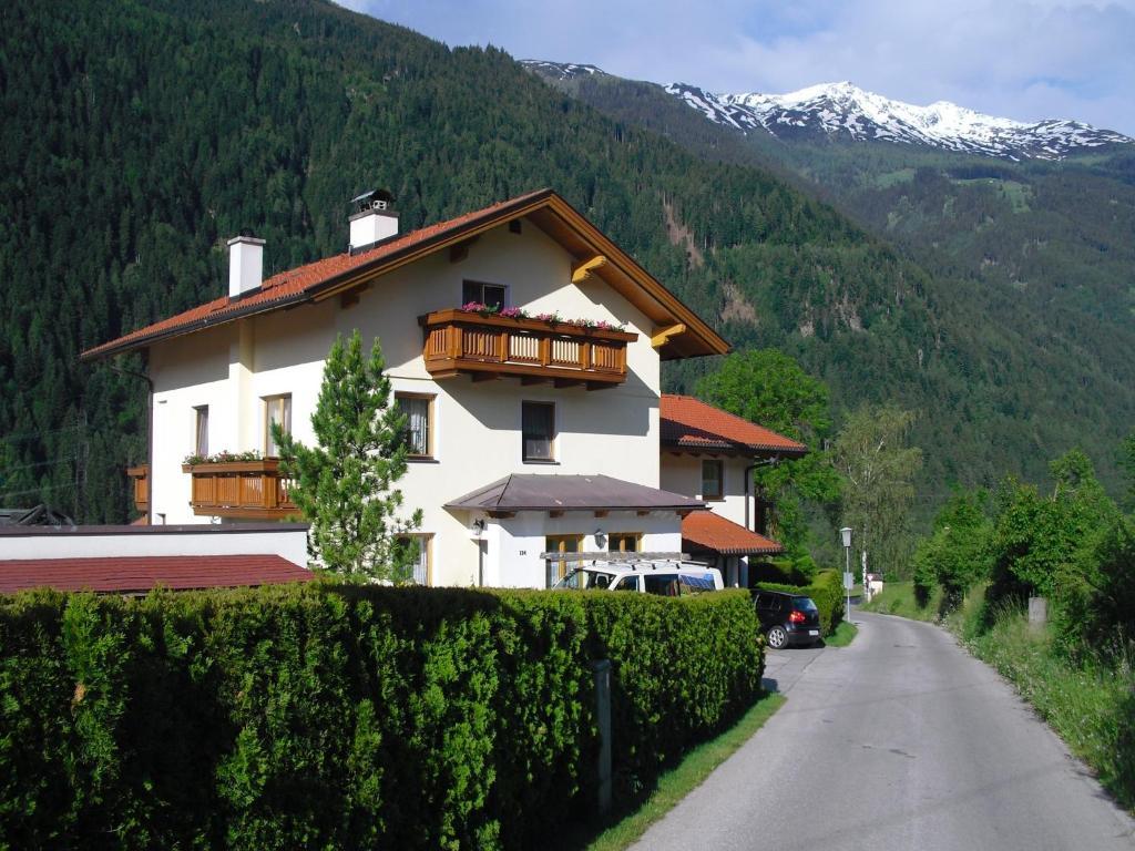 Haus Gruenbacher เลียนซ์ ภายนอก รูปภาพ